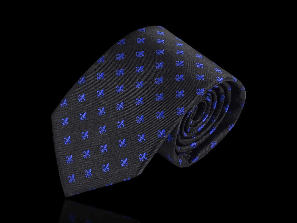 X001B3DA4V_Krawatte_Fleur_de_Lis_Seide_schwarz_blau_7_BR.jpg